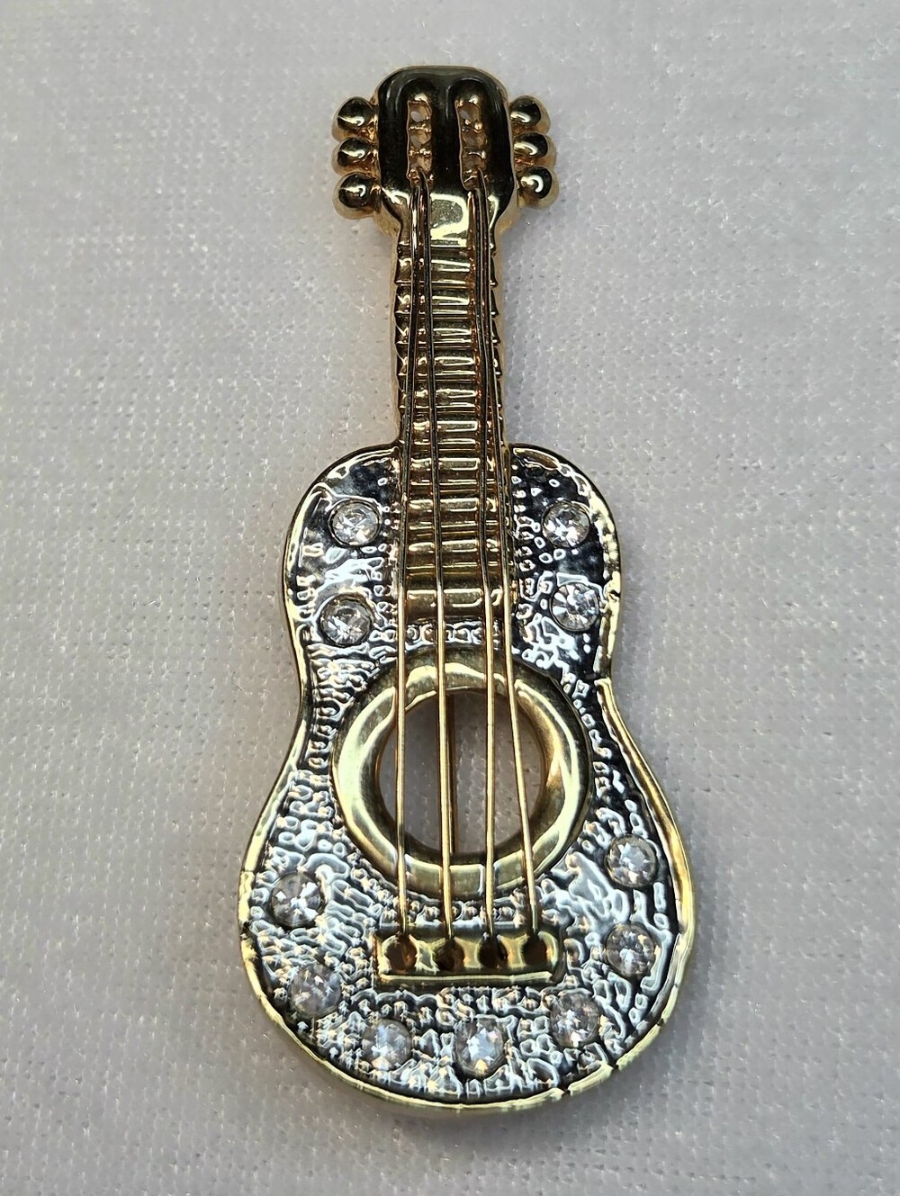 Alilang Golden Tone Clear Crystal Rhinestone Acoustic Guitar Brooch / Pin
